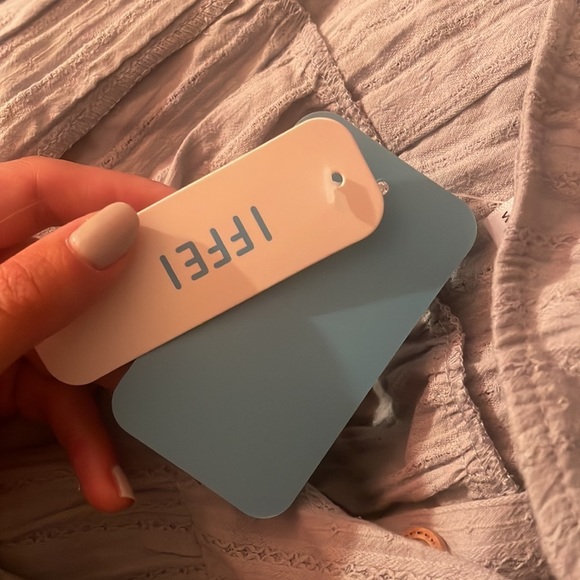 Beautiful Pleated Pale Green Flutter Sleeve Dress - Picture 5 of 6